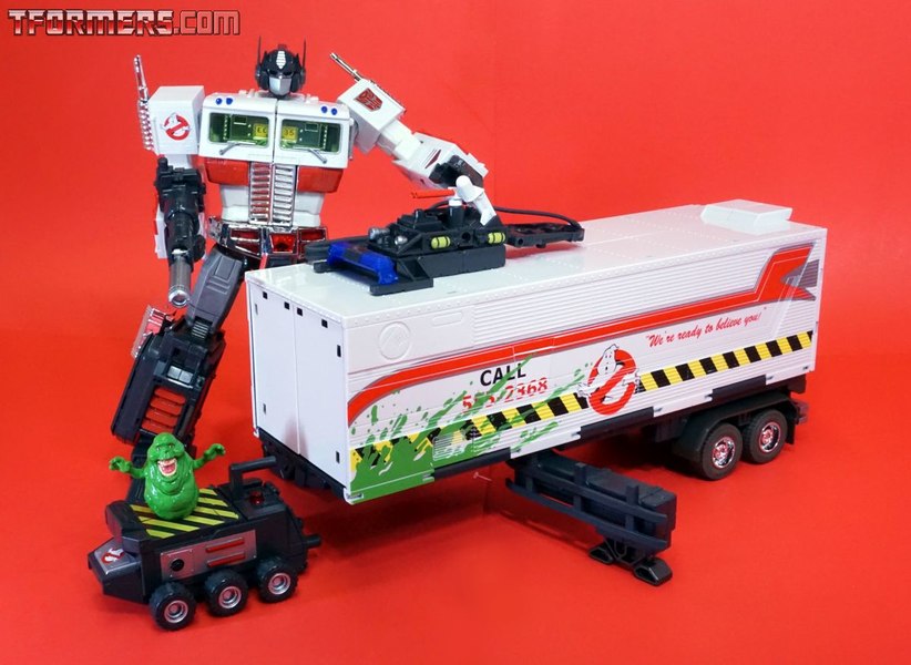 Sdcc 2019 Mp 10g Optimus Prime Ecto 35 Edition Unboxing  (33 of 55)